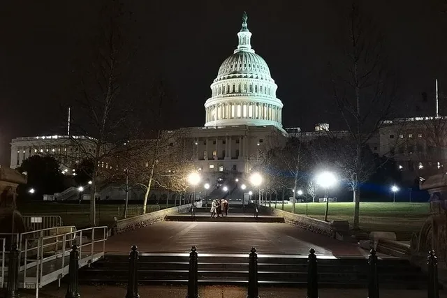 Washington DC Night Tour - Image 6