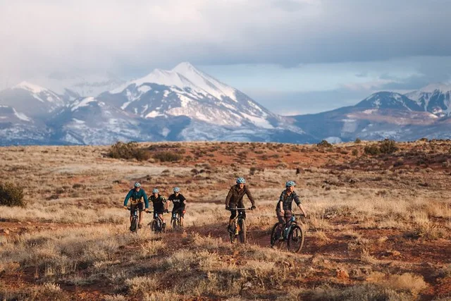 Moab Mountain Biking Tour at Dead Horse Point 4 hr - Image 1