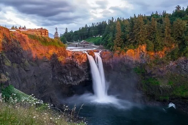 Seattle Wine and Waterfall Tour - Image 2