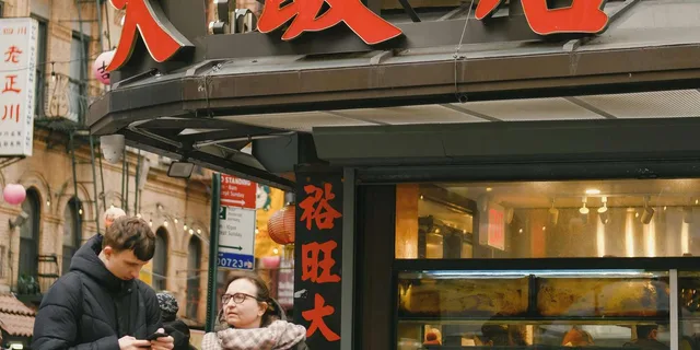 New York Food Tour with 6 Tastings - Image 2