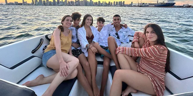 Miami Private Boat Ride with Champagne 1 hr - Image 2