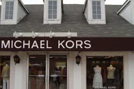 New York City Shopping Tour at Woodbury Outlets thumbnail 4