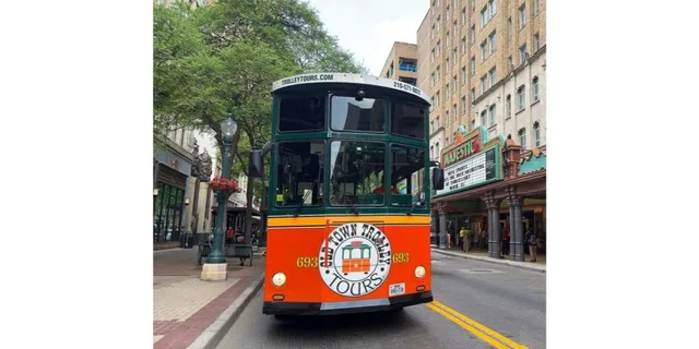 San Antonio Trolley Tour and River Cruise - Image 4