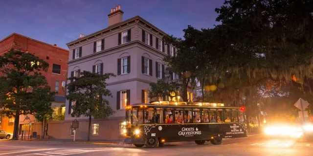 Savannah Ghosts and Gravestones Trolley Tour - Image 2